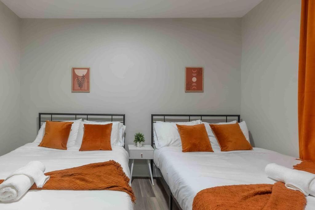 Pumpkin Premise By Airport, 5 Beds, Sleeps 8, Book 7 Days, Get 20 Percent Off Apartment Newark Bagian luar foto