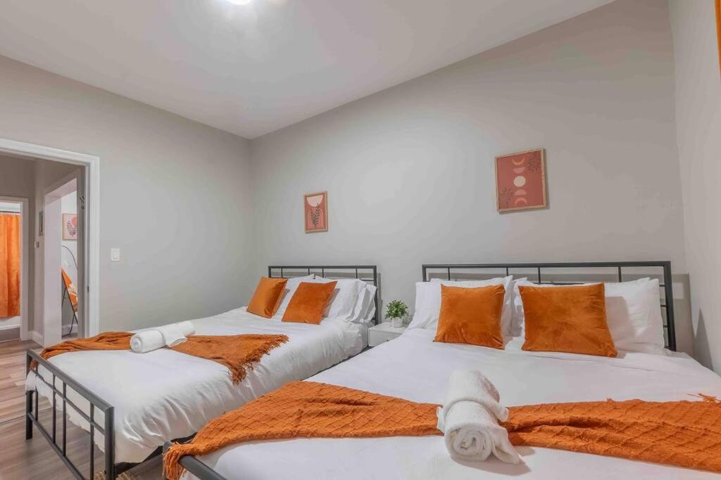 Pumpkin Premise By Airport, 5 Beds, Sleeps 8, Book 7 Days, Get 20 Percent Off Apartment Newark Bagian luar foto