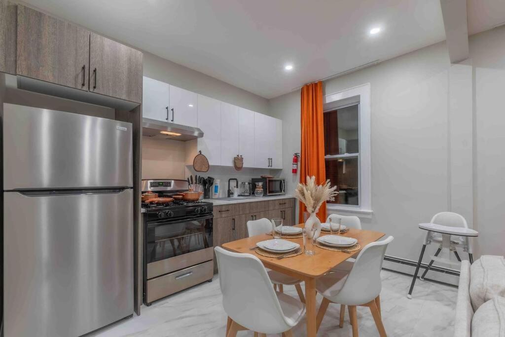Pumpkin Premise By Airport, 5 Beds, Sleeps 8, Book 7 Days, Get 20 Percent Off Apartment Newark Bagian luar foto