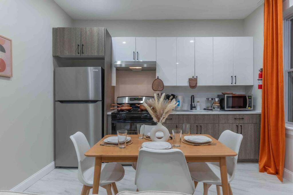 Pumpkin Premise By Airport, 5 Beds, Sleeps 8, Book 7 Days, Get 20 Percent Off Apartment Newark Bagian luar foto