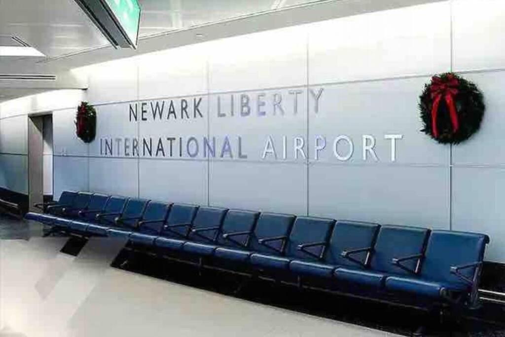 Pumpkin Premise By Airport, 5 Beds, Sleeps 8, Book 7 Days, Get 20 Percent Off Apartment Newark Bagian luar foto