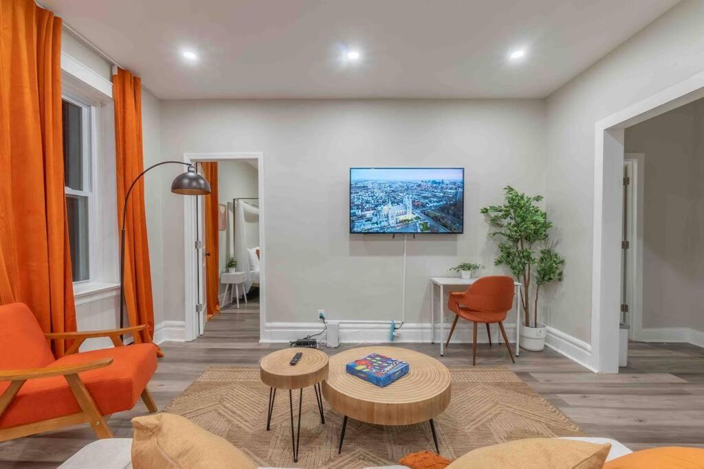Pumpkin Premise By Airport, 5 Beds, Sleeps 8, Book 7 Days, Get 20 Percent Off Apartment Newark Bagian luar foto