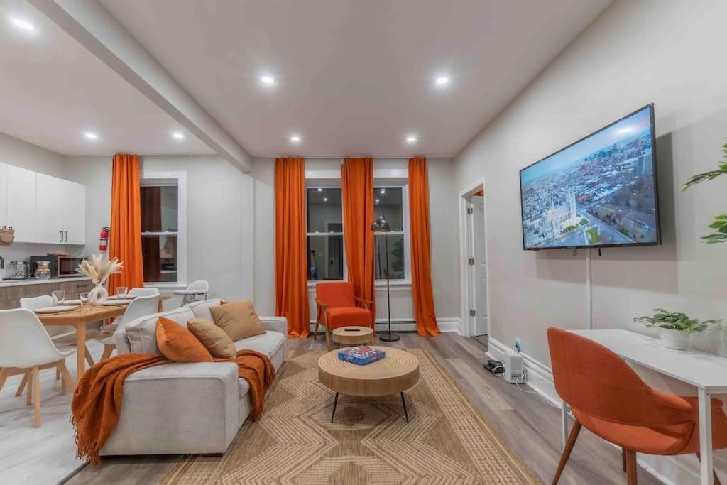 Pumpkin Premise By Airport, 5 Beds, Sleeps 8, Book 7 Days, Get 20 Percent Off Apartment Newark Bagian luar foto